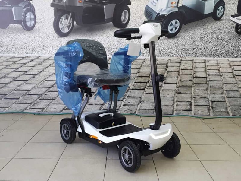 קלנועית מתקפלת עם שלט CTM HS-268