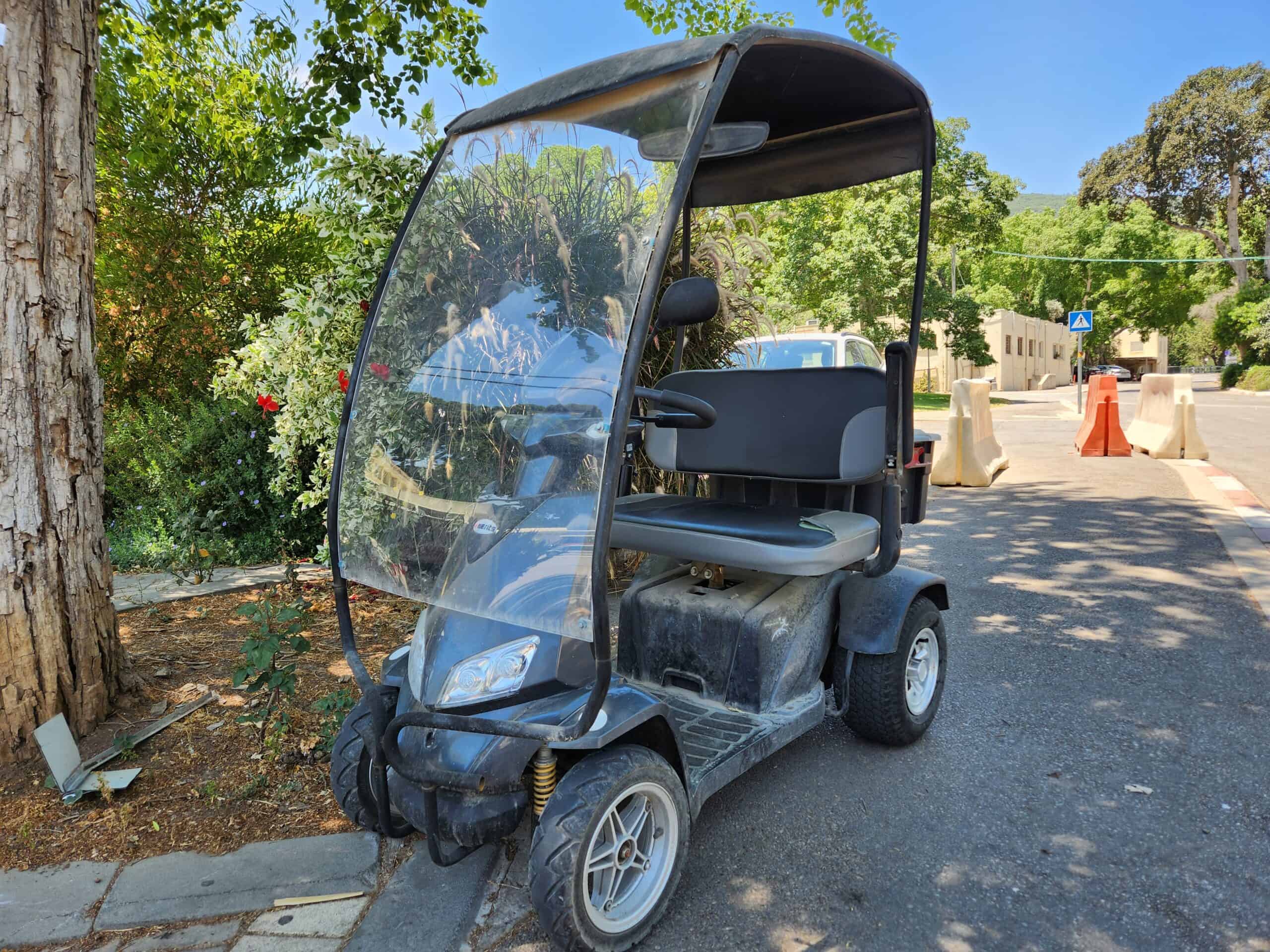 four-wheel-tandem-electric-vehicle-yad2